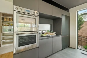cucina con passa vivande-turati boiseries