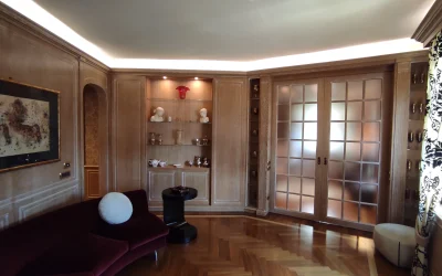 boiserie in legno con porta vetrata integrata-turati boiseries
